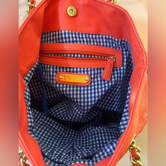 2010s Betsey Johnson EUC Quilted Red Heart Shoulder Bag - Picture 3 of 7